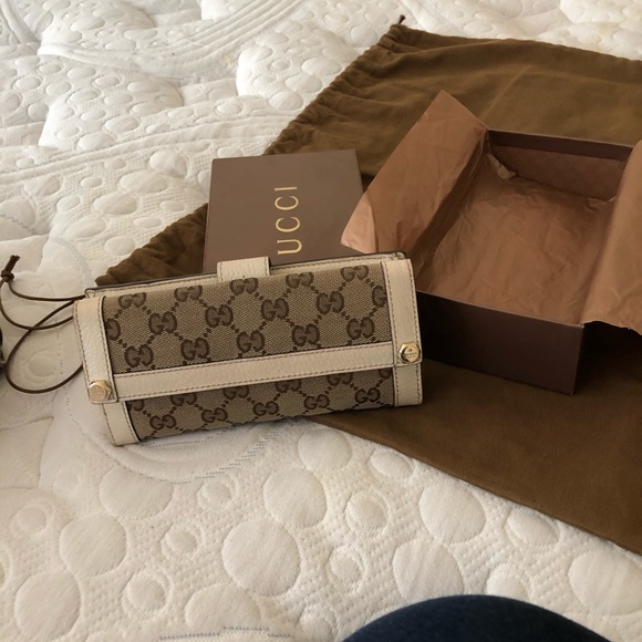 100% Authentic Gucci Hobo Handbag and Gucci Wallet - Picture 2 of 8